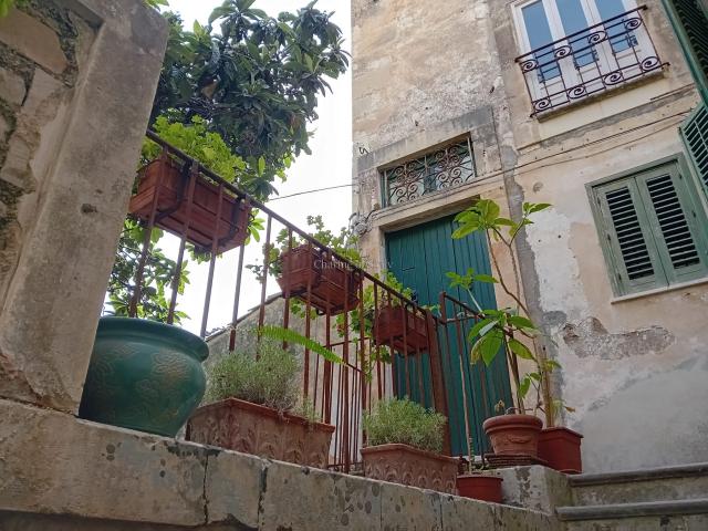 Detached house in Corso Umberto 205, Modica - Photo 1