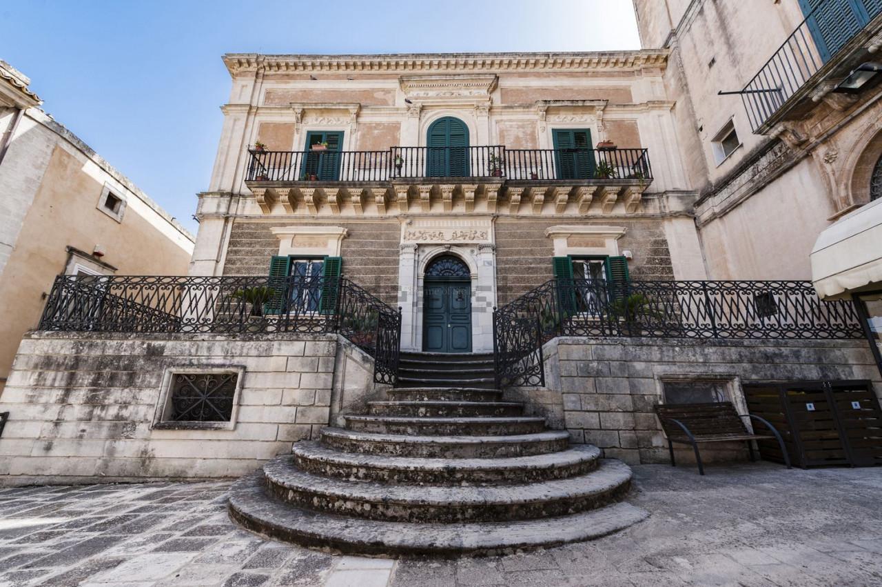 Palazzo in vendita a Ragusa