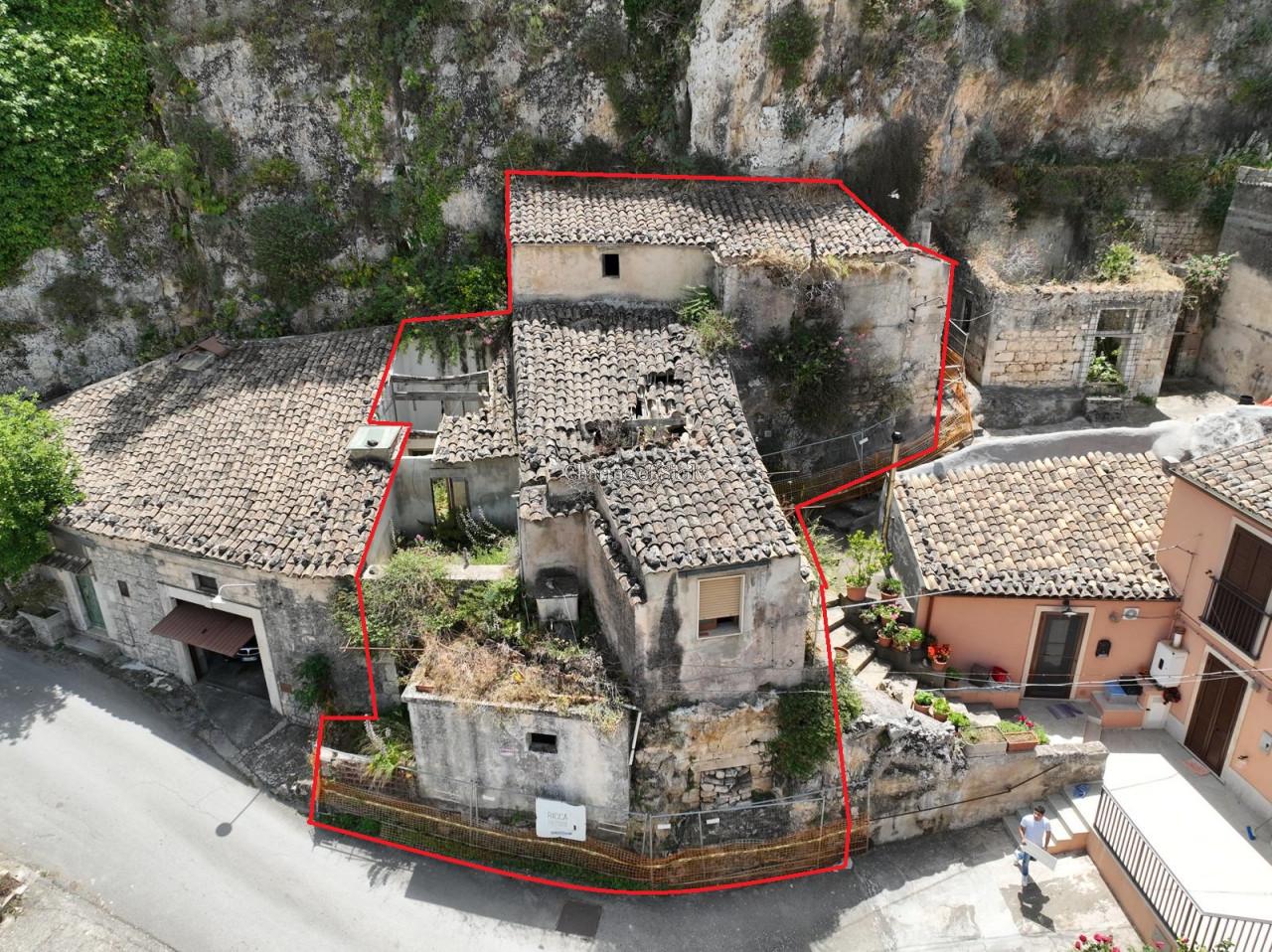 casa indipendente in vendita a Modica in zona Modica Bassa