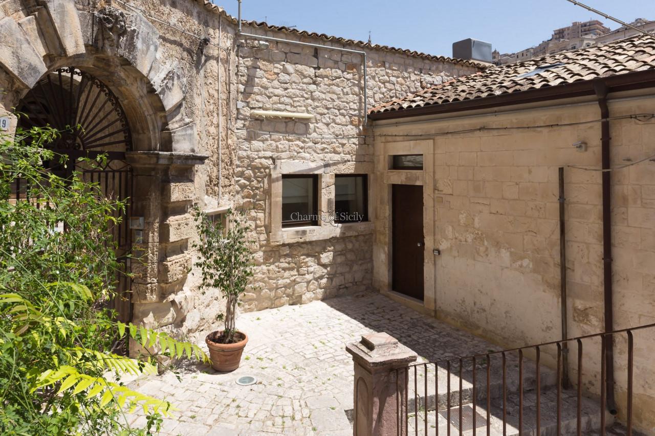 appartamento in vendita a Modica in zona Modica Bassa