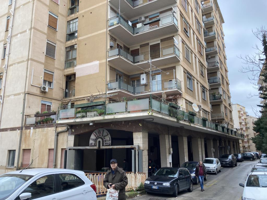 Negozio in Papa  Luciani Sotto I Portici 11, Agrigento, {3} - Foto 1