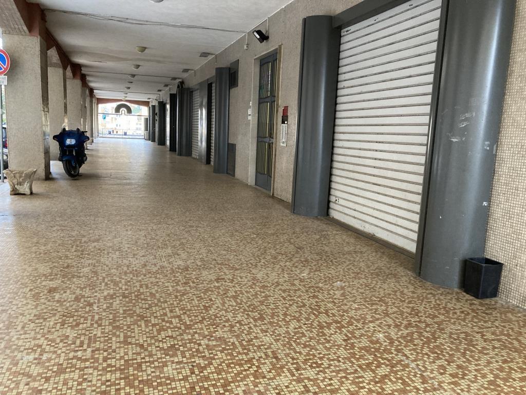 Negozio in Papa  Luciani Sotto I Portici 11, Agrigento, {3} - Foto 2