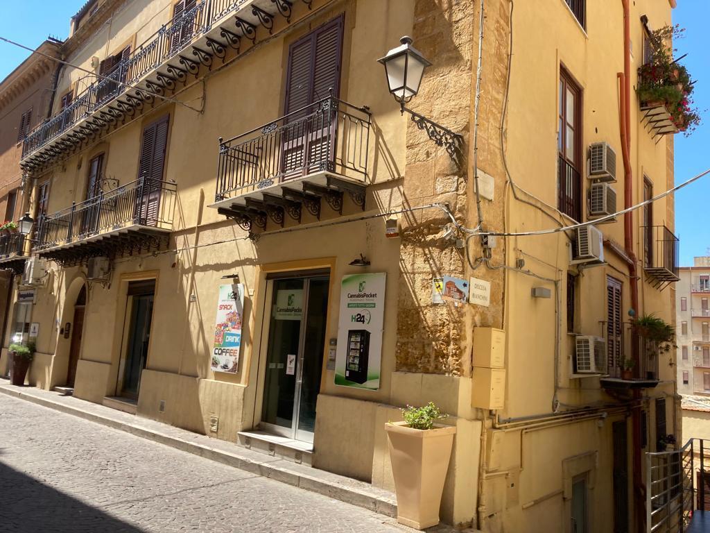 Locale commerciale in Via Atenea 157, Agrigento, {3} - Foto 1