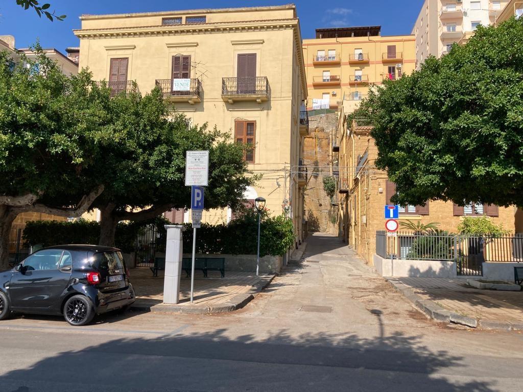 Magazzino in Viale della Vittoria 93, Agrigento, {3} - Foto 1