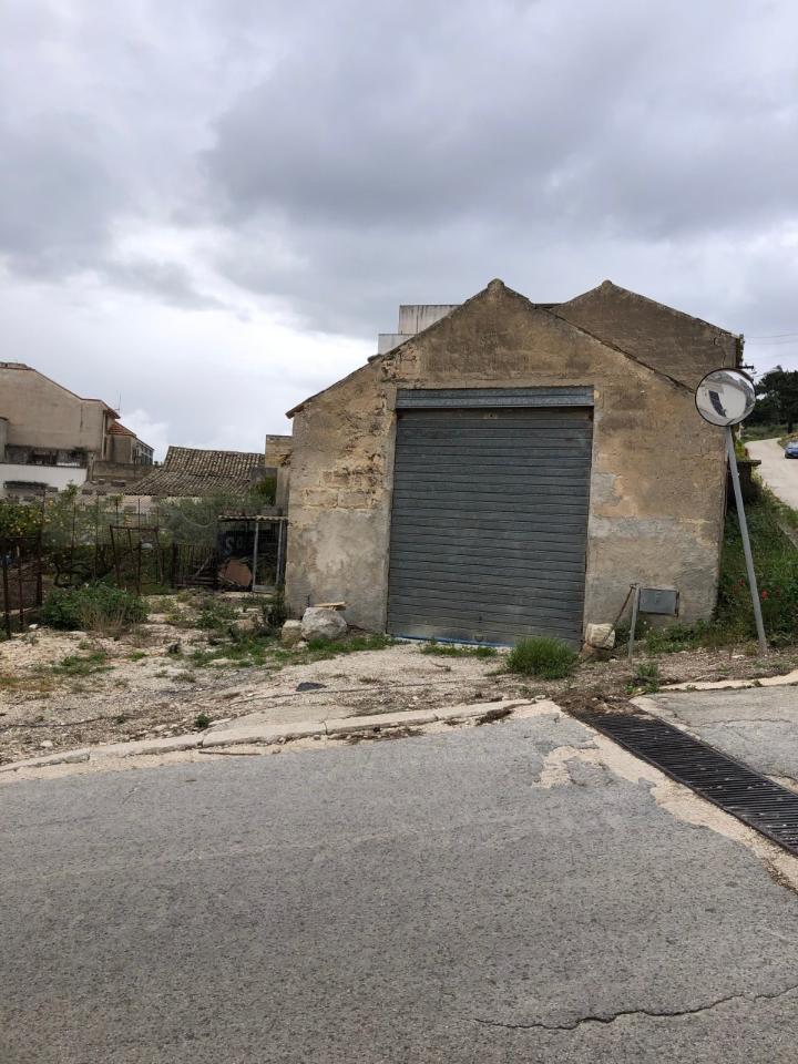 Parcheggio chiuso in Via Giuseppe Tosto, Valderice, {3} - Foto 2