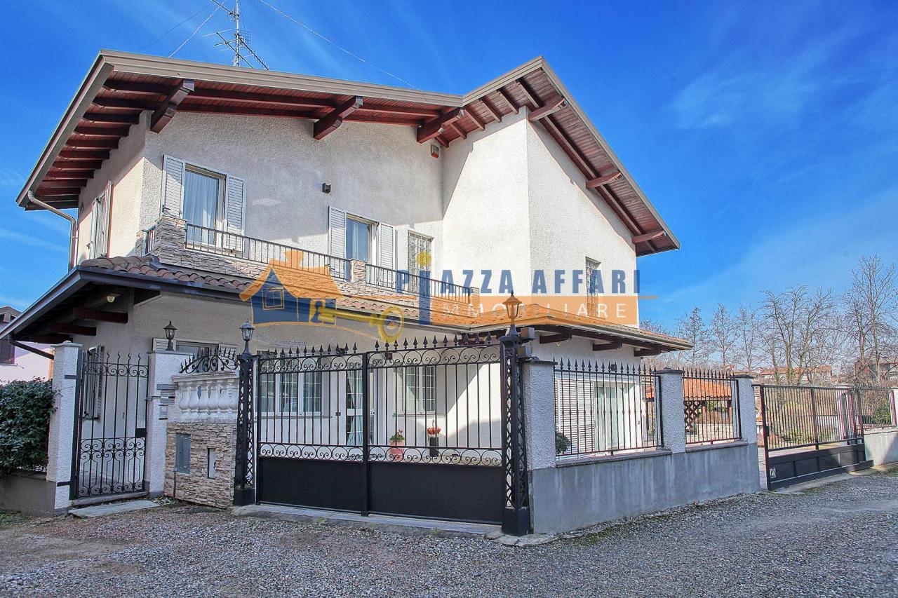 Villa in vendita a Carnago