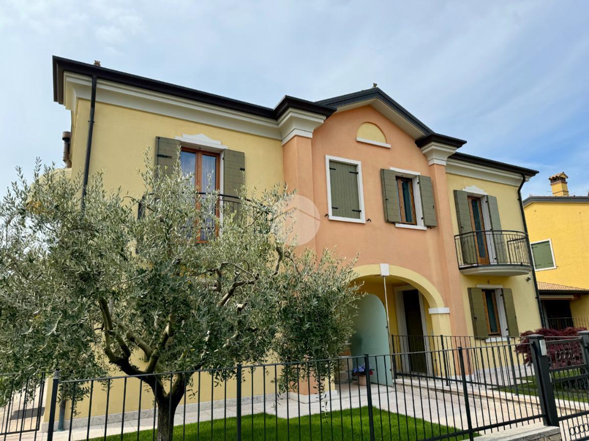 Villa in vendita a Rivoli Veronese