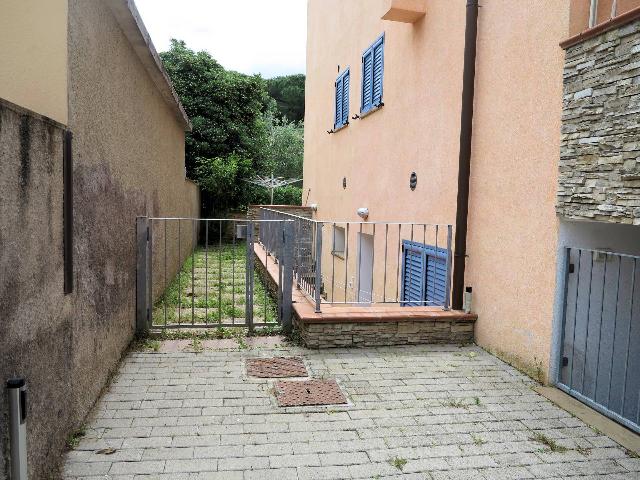 Terraced house in Pratoranieri, Follonica - Photo 1