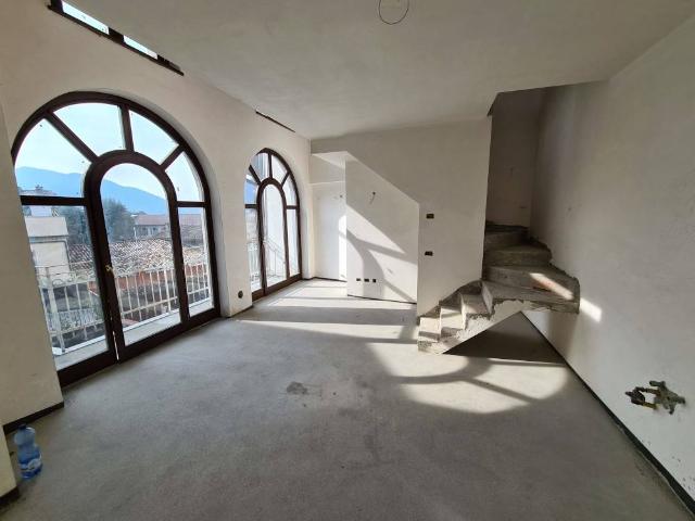 2-room flat in Via Alessandro Manzoni, Gazzaniga - Photo 1