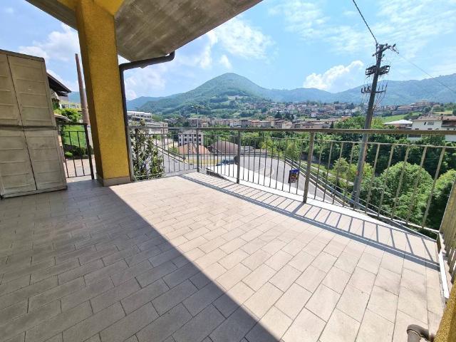 3-room flat in Via Ugo Foscolo, Gandino - Photo 1