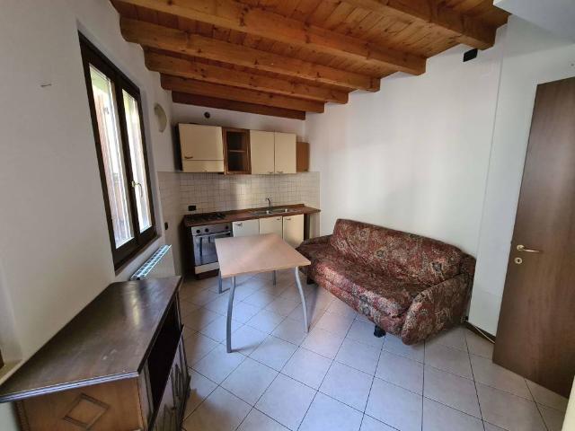 2-room flat in Via Crocifisso, Gazzaniga - Photo 1