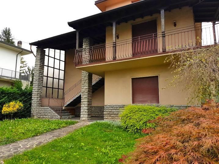 Villa in vendita a Gandino