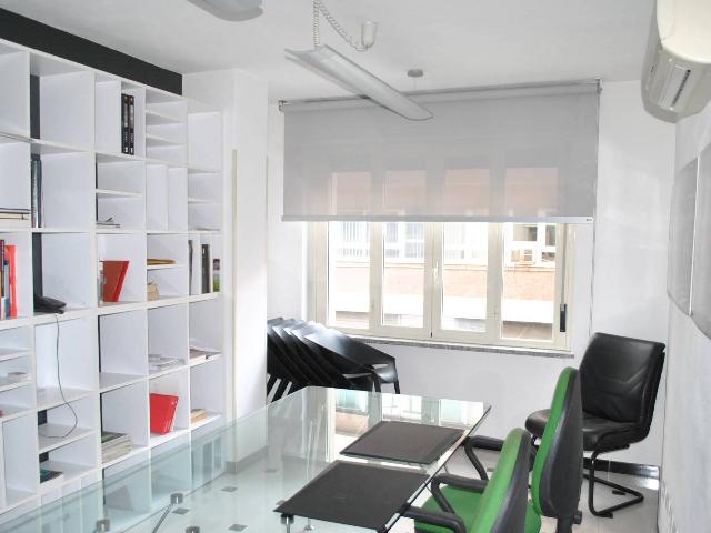 Shared office in {3}, Via Caprera - Photo 1