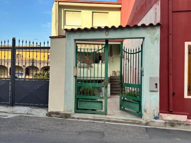 Terraced house in Via Nino Bixio, Assemini - Photo 1