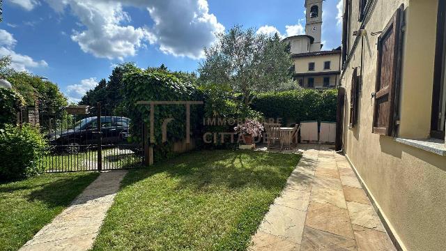 4-room flat in Via Victor De Sabata, Scanzorosciate - Photo 1