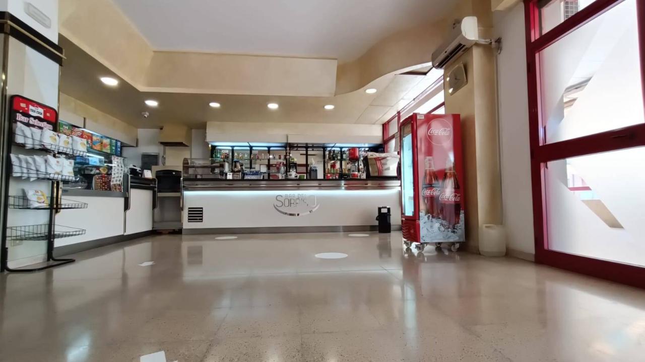 Esercizio commerciale in Viale Raffaello Sanzio Snc, Lucera, {3} - Foto 2