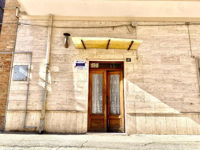 Casa indipendente in Via Generale Saverio Folliero 42, Lucera - Foto 1