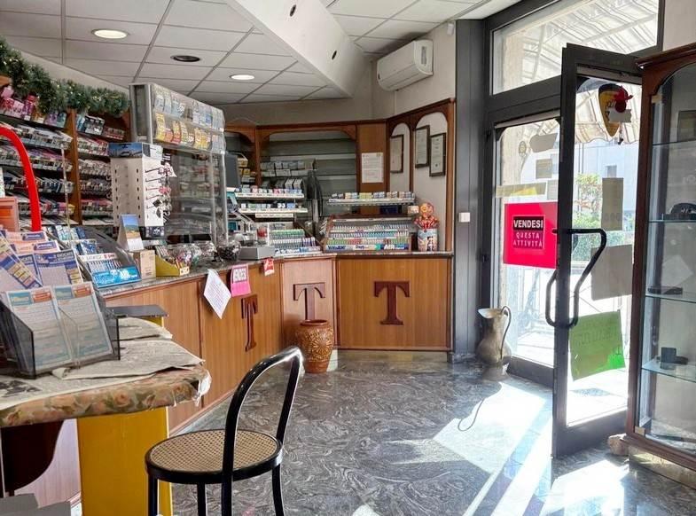 Negozio in Via Giulio Cesare, Grosseto, {3} - Foto 1