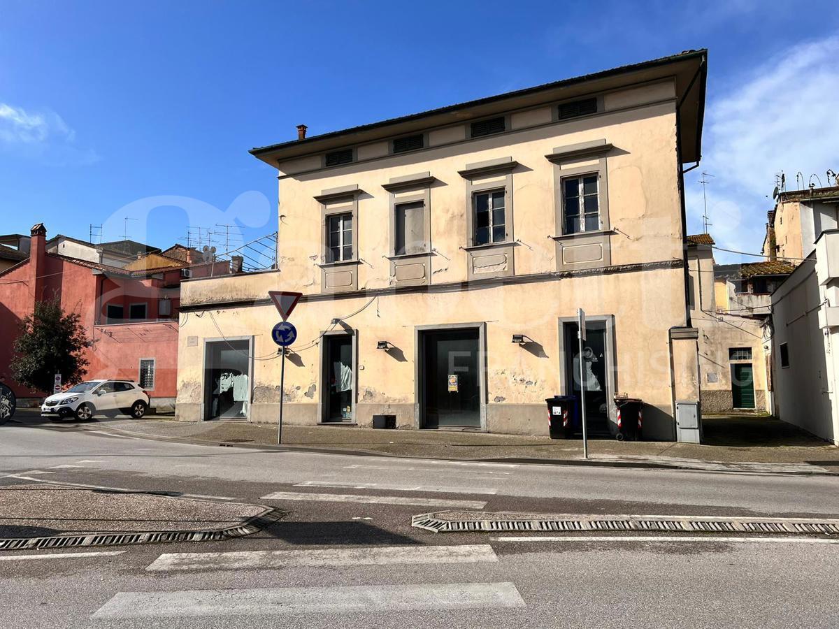 Negozio in vendita a Santa Croce Sull'Arno