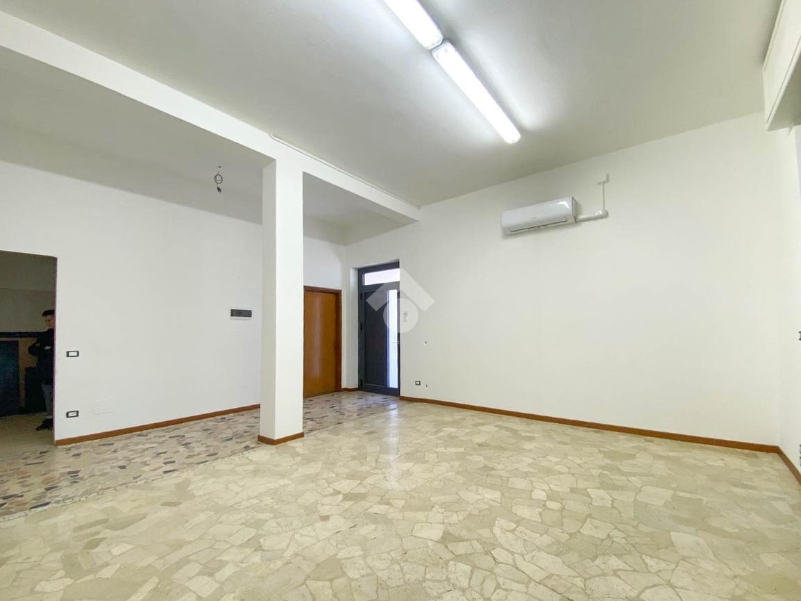 Negozio in Via Giuseppe Mazzini 27, Odolo, {3} - Foto 2