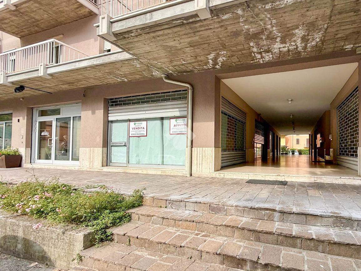 Negozio in Viale Guglielmo Marconi 11, Vestone, {3} - Foto 1