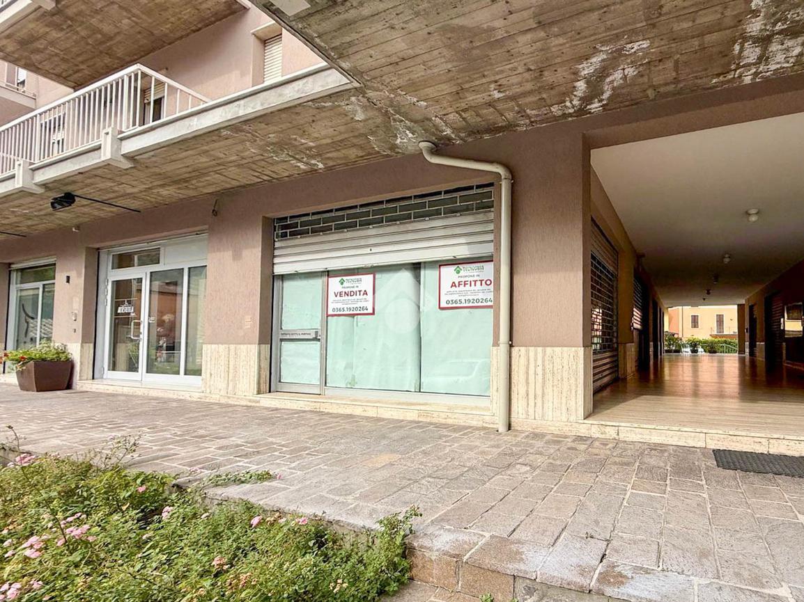 Negozio in Viale Guglielmo Marconi 11, Vestone, {3} - Foto 1