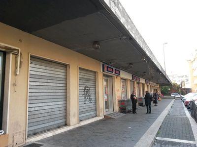 Negozio in Viale XXV Aprile, Colleferro, {3} - Foto 2