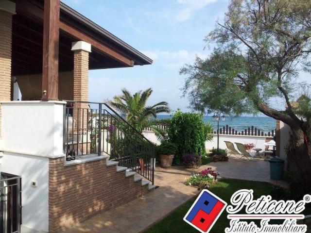 Villa in Riva dei Gabbiani, Terracina - Foto 1