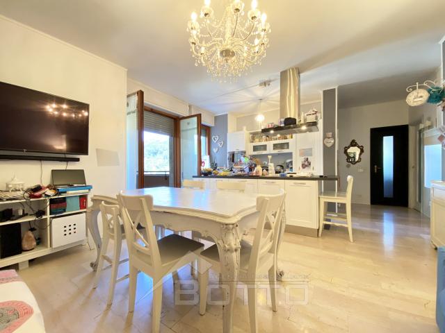 Appartamento in Viale Varallo 157, Borgosesia - Foto 1