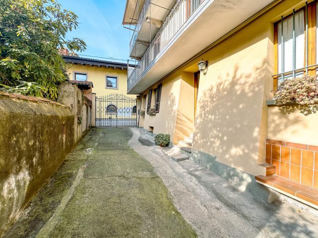 2-room flat in Via fra Dolcino 27, Borgosesia - Photo 1