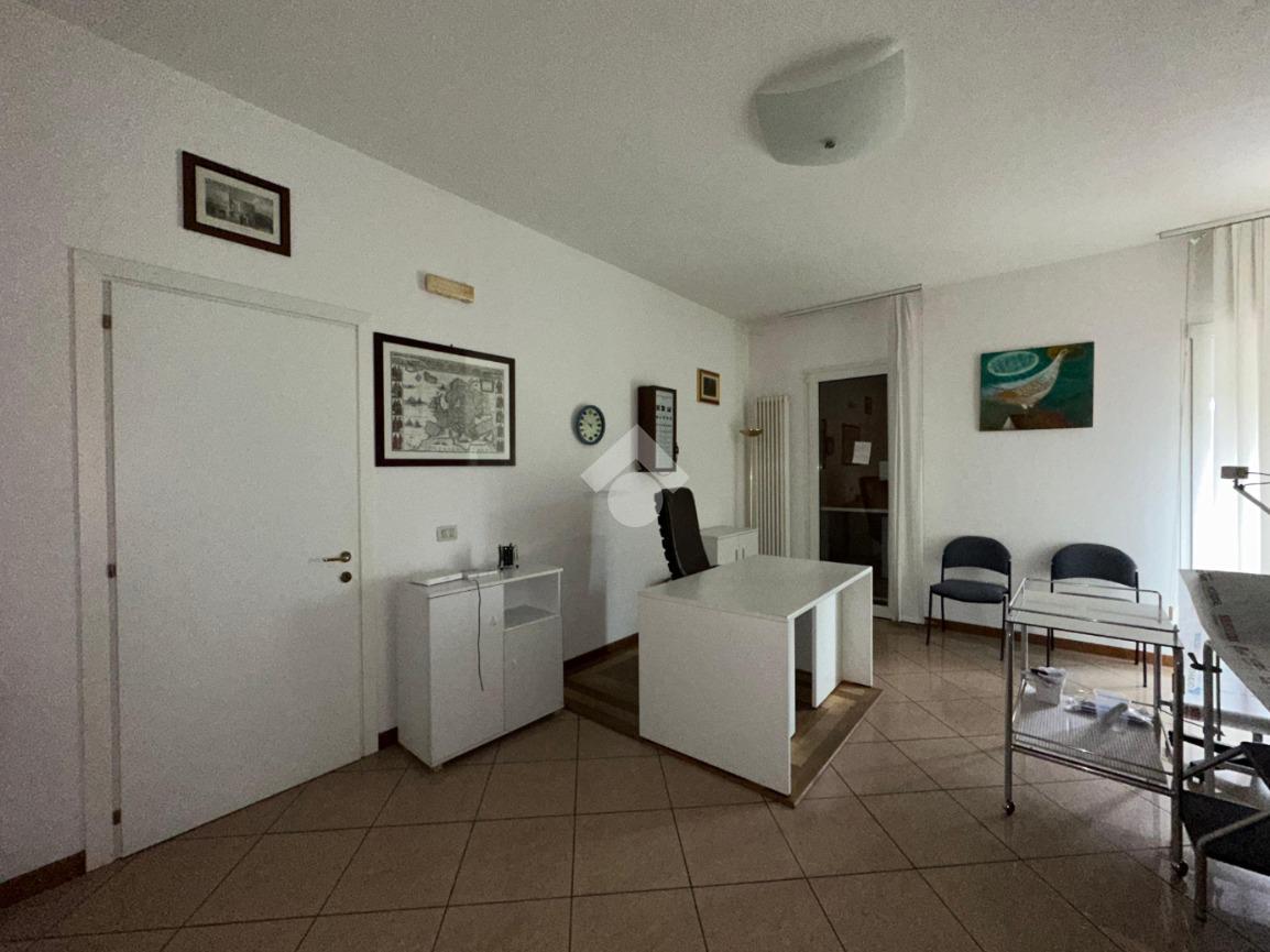 Ufficio in Piazza della Vittoria 89, Mussolente, {3} - Foto 1