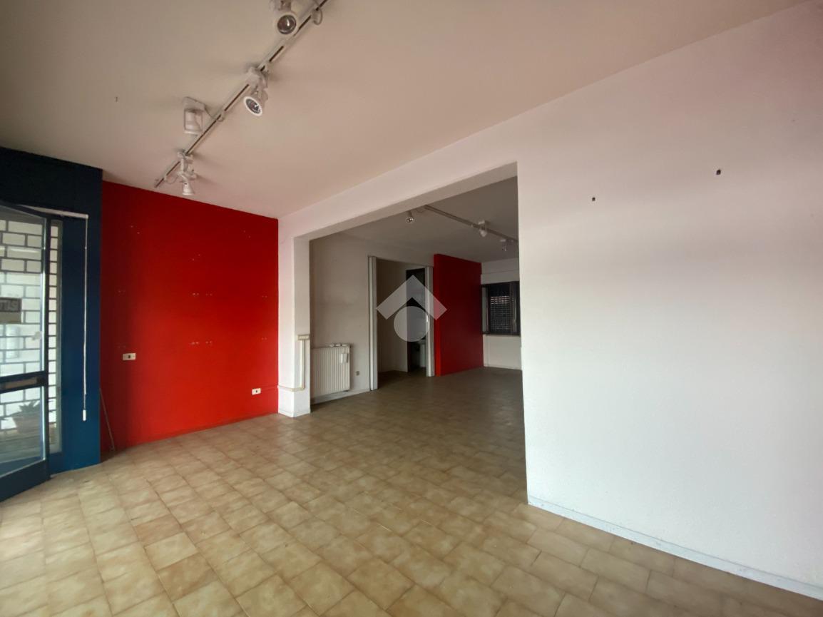 Negozio in Via Cavalieri di Vittorio Veneto 141, Rosa', {3} - Foto 2