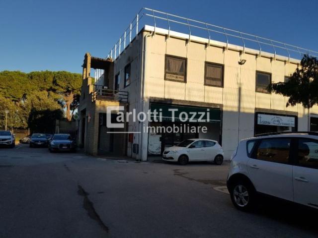 Commercial building in Via De Barberi, Grosseto - Photo 1