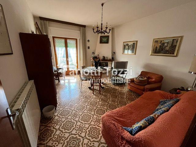 Apartament in {3}, Via Dante Alighieri - Photo 1