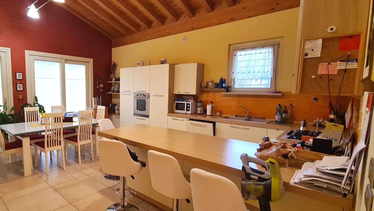 Villa bifamiliare in vendita a Oderzo