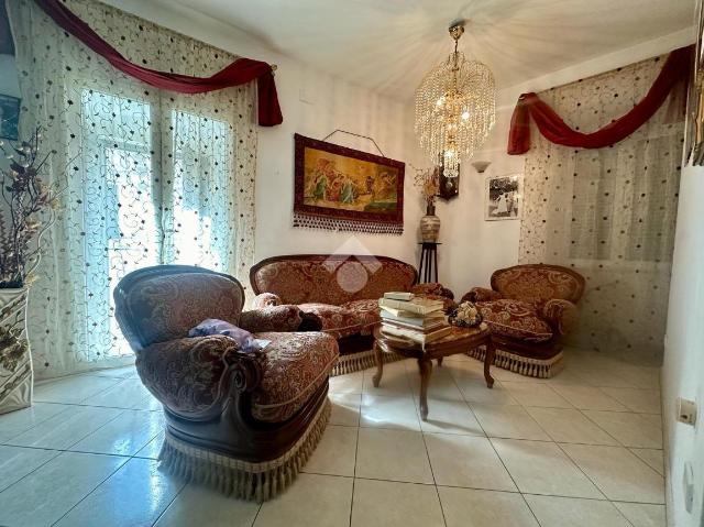 4-room flat in Corte Parrocco Galliani 8, Bitonto - Photo 1