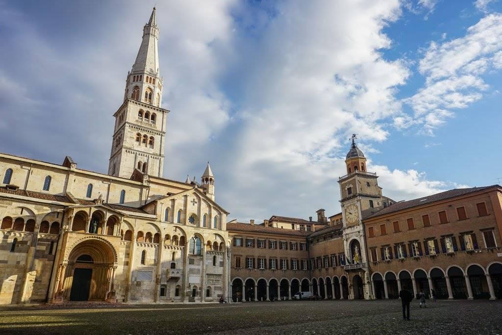 Negozio in vendita a Modena