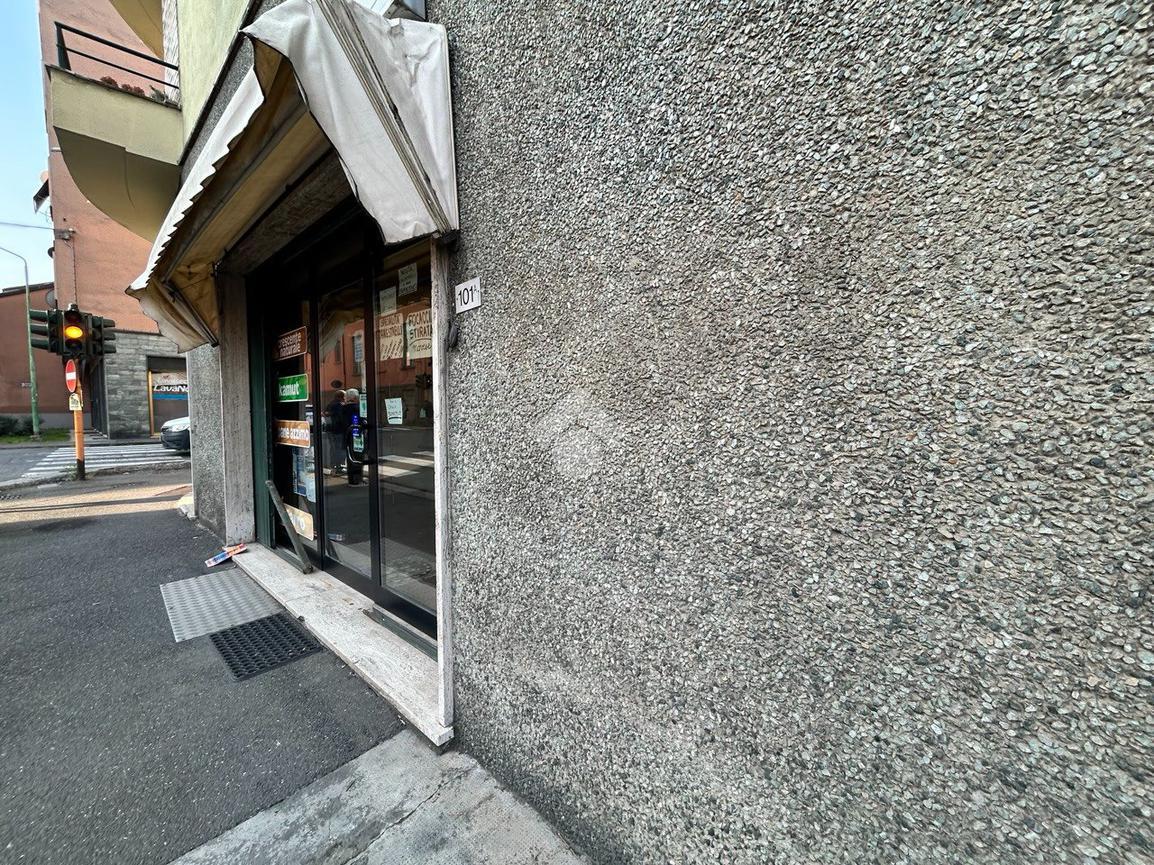 Negozio in Via Mazzini 101, Novi Ligure, {3} - Foto 1
