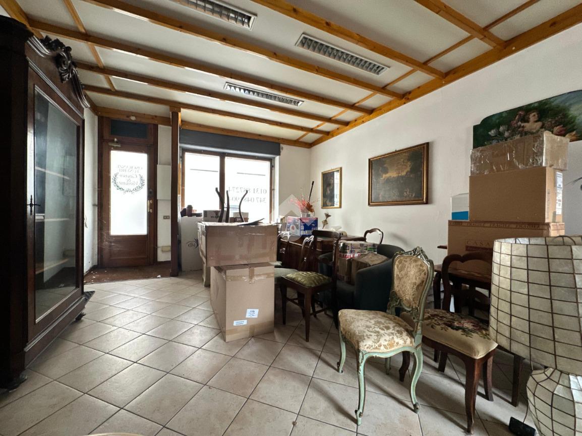 Negozio in Via Giuseppe Garibaldi 58, Castelnuovo Scrivia, {3} - Foto 1