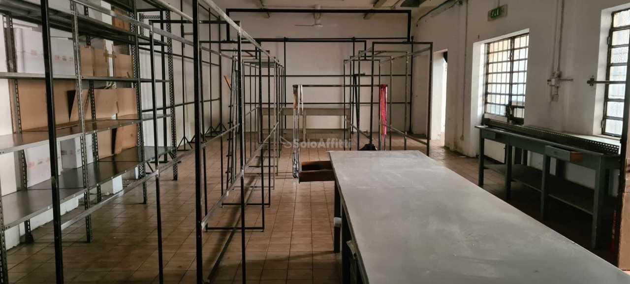 Magazzino in Via Valentino Carrera, Torino - Foto 1