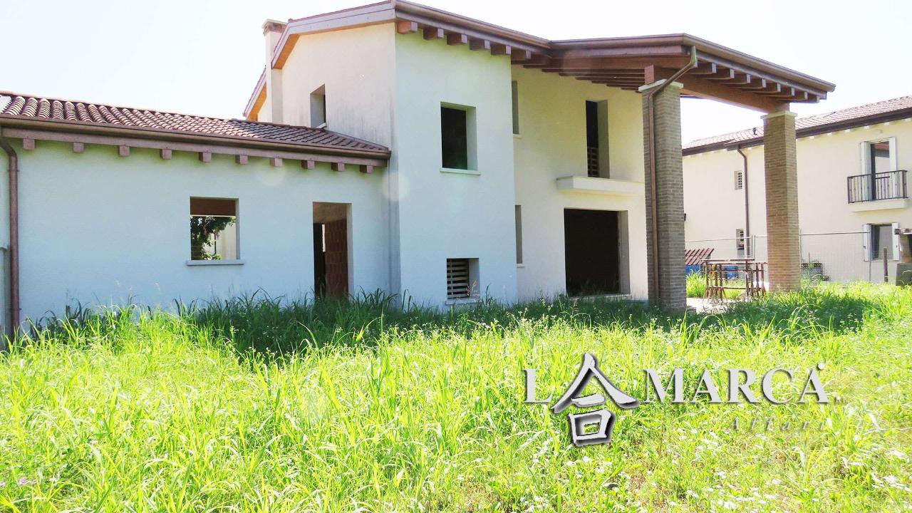 Villa bifamiliare in vendita a Borso Del Grappa
