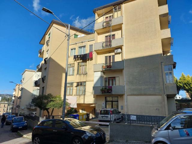 4-room flat in Via Giovanni XIII 13, Catanzaro - Photo 1