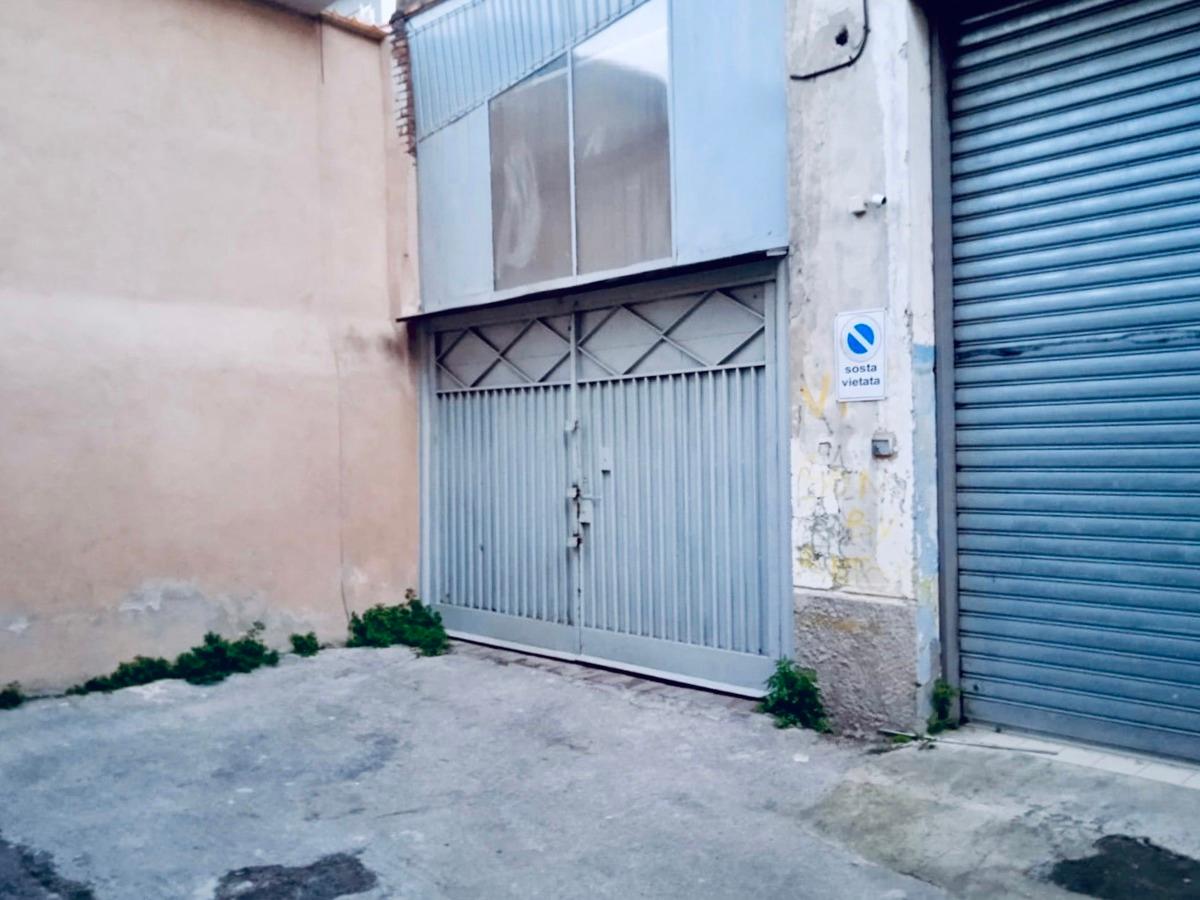 Capannone in Via Villa Bisignano  27, Napoli, {3} - Foto 2
