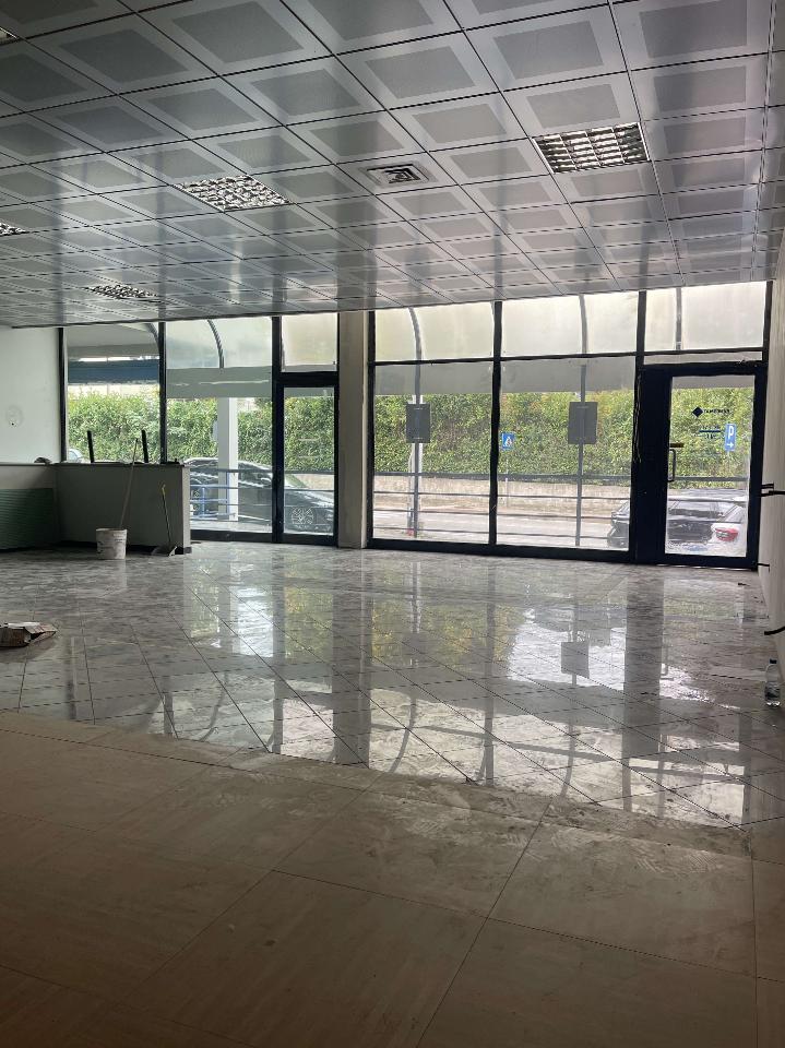 Negozio in , Fino Mornasco, {3} - Foto 1
