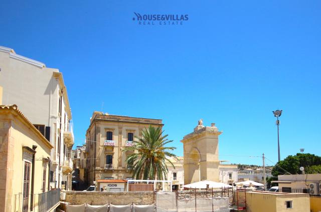 Detached house in {3}, Corso Vittorio Emanuele Noto - Photo 1