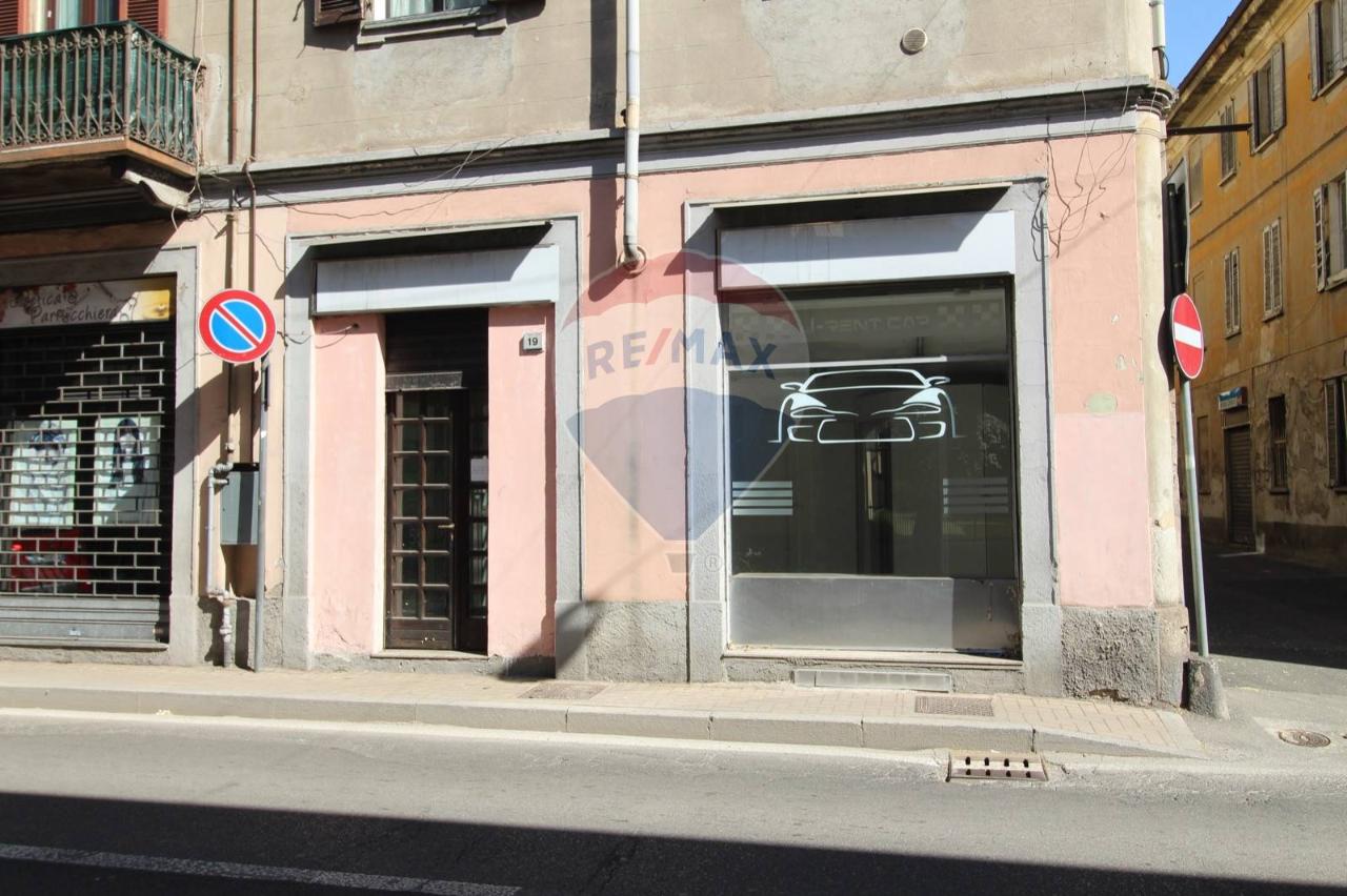 Negozio in Via Luigi Caronni 45, Saronno - Foto 1