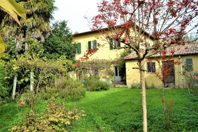 Country house or cottage in Piazza della Vittoria 99999, Vicchio - Photo 1