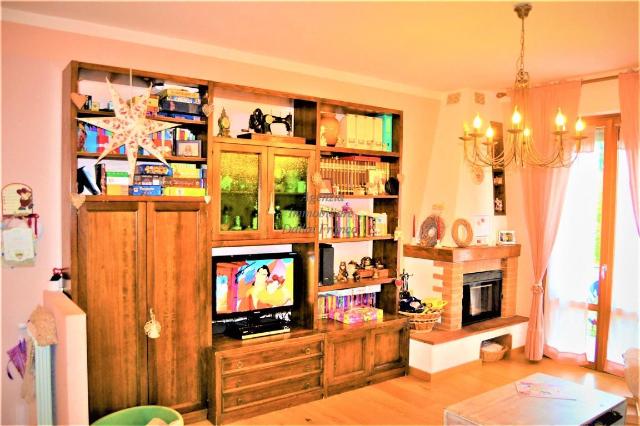 4-room flat in {3}, Piazza IV Novembre 99999 - Photo 1