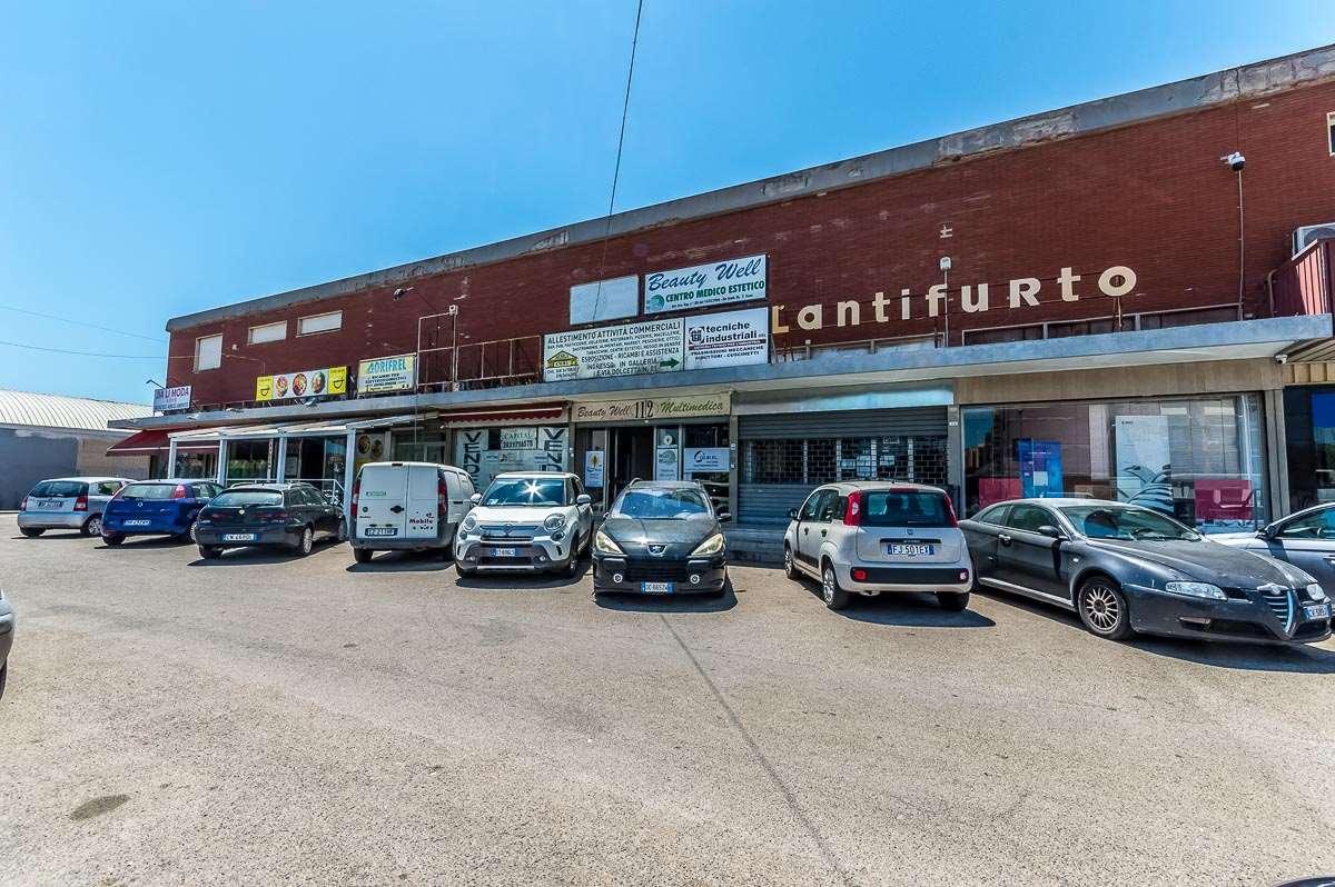 Palazzina commerciale in , Cagliari, {3} - Foto 1