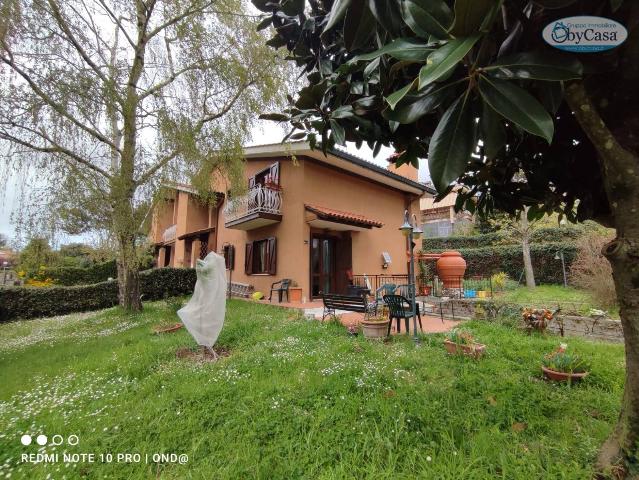 Mansion in {3}, Via Caduti di Nassiria - Photo 1